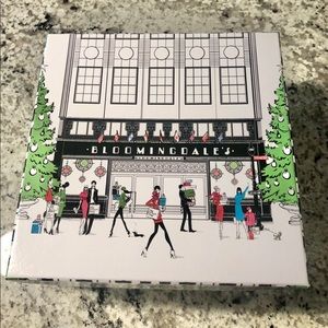 Bloomingdale’s (Set of 4) Christmas Ornaments 🎄